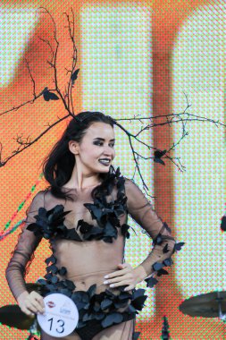 Sahne yakın çekim kız.