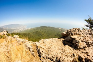 Ai-Petri Dağı 'nın tepesi ve çevresi..