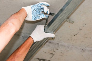 Süspansiyonu korkuluklara büküyorum..