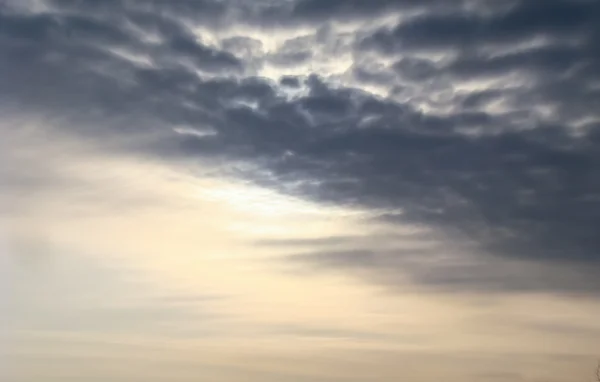 Bright sky and cirrus clouds — Stock Photo, Image