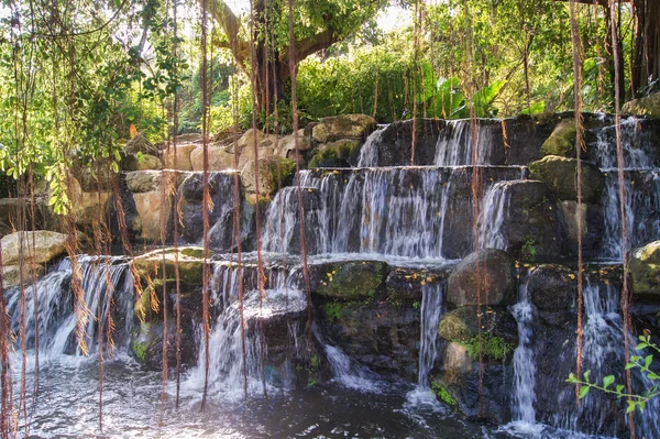 Cascata a cascata — Foto Stock