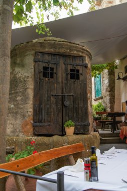 eski ahşap kapı