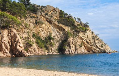 Yüksek kumtaşı uçurum