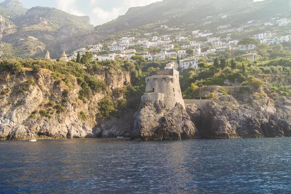 Torre velha na água — Fotografia de Stock