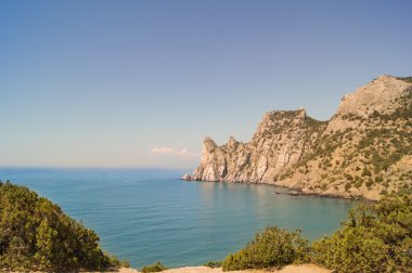 the gulf between the rocks