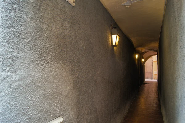 Koridor fener ile — Stok fotoğraf