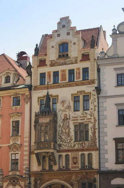 Гарний будинок в Празі — стокове фото