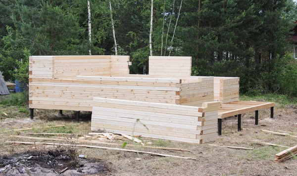 木材の家を建てる — ストック写真