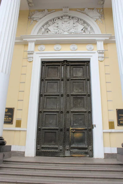 Dveře do budovy etnografické muzeum. — Stock fotografie