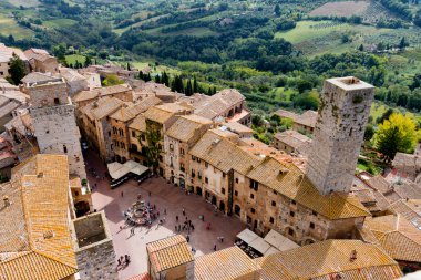 San Gimignano Toskana bölgesindeki ortaçağ bir şehirdir
