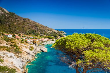 Elba Adası denize yakın Pomonte