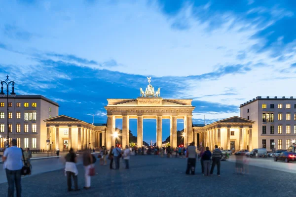 A Brandenburgi kapu (németül: Brandenburger Tor) egy korábbi kapu Berlinben — Stock Fotó