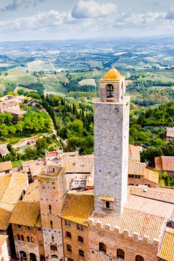 San Gimignano Tuscany bir küçük duvarlı Ortaçağ tepe yeridir