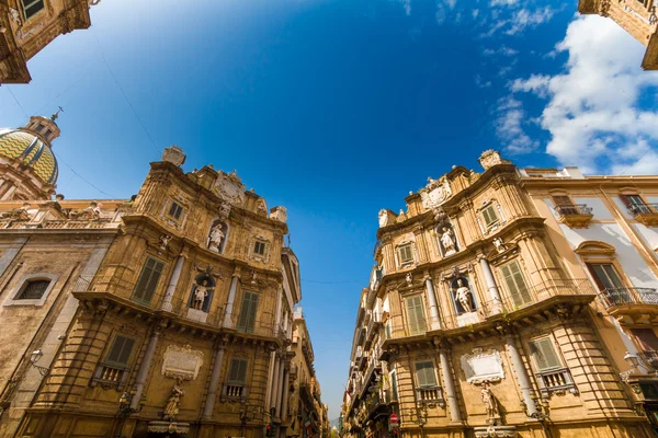 Quattro canti platz in palermo, italien — Stockfoto