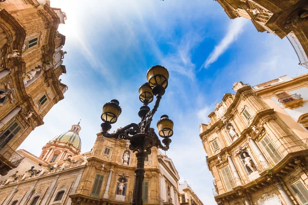 Plaza Quattro Canti Vigliena en Palermo, Sicilia — Foto de Stock