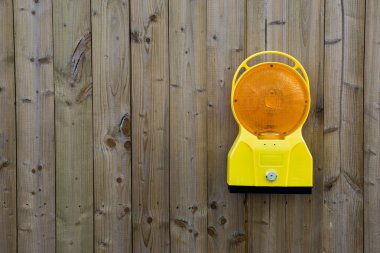 Ahşap doku uyarı ışığı