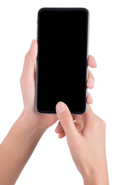 Beyaz arka plan üzerinde izole telefon tablet tutan kadın el