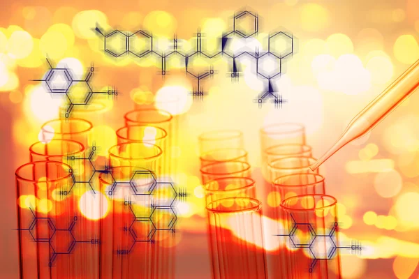 Dupla exposição de tubos de ensaio de laboratório de ciências com bokeh — Fotografia de Stock