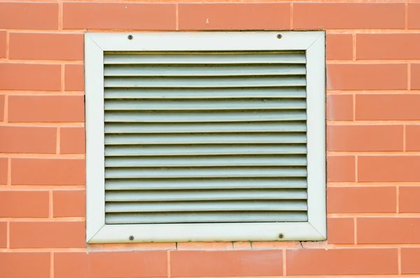 Ventilatie op de muur — Stockfoto