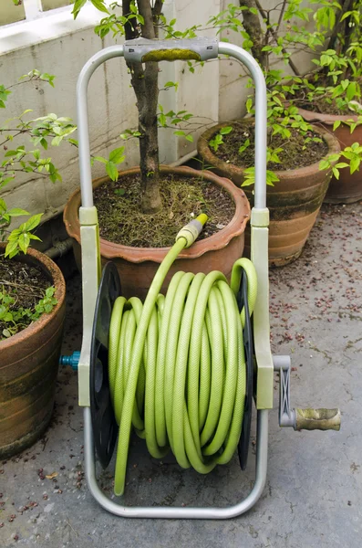 Manguera de jardín herida —  Fotos de Stock