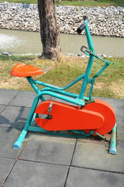 Fitness equipment in public park — Stock Photo, Image
