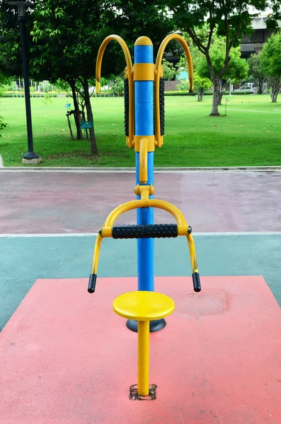 Fitness equipment in public park — Stock Photo, Image