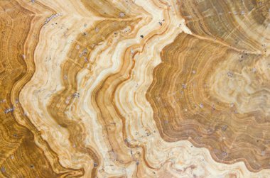 arka plan olarak mermer taş duvar