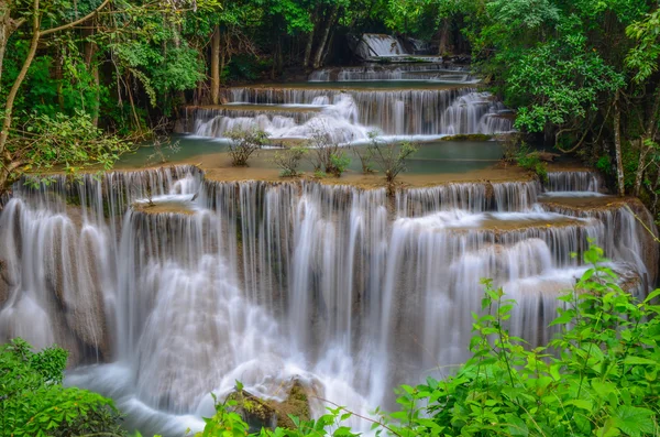 Deep forest Waterfall, Huay Mae Khamin, Kanchanaburi, Thailand — Stok Foto