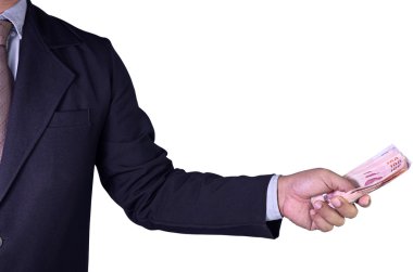 iş adamı elinde beyaz arka plan üzerinde izole para teklif