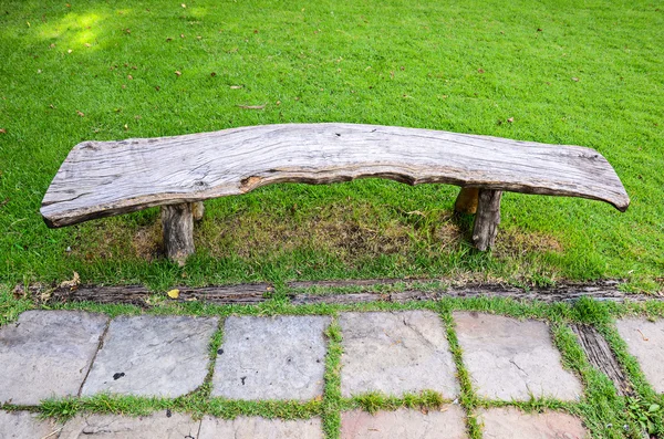 Wood bench in park — Stock Photo, Image