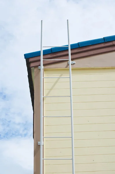 Ladder op het dak — Stockfoto