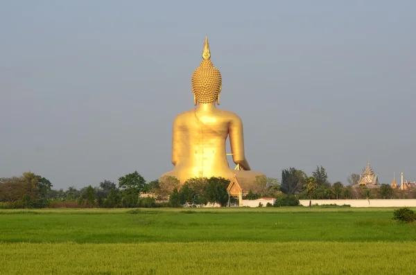 Grande estátua de buddha no Templo Wat Muang, Angthong Tailândia — Fotografia de Stock