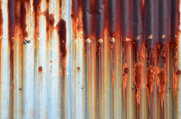 Rusty pared de metal corrugado — Foto de Stock