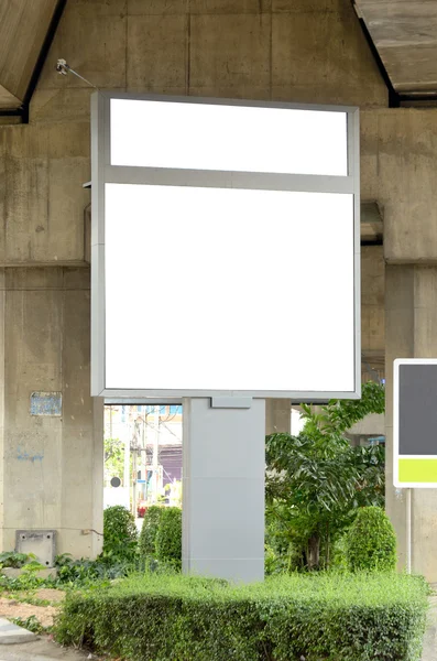 Blank billboard ready for advertisement — Stock Photo, Image