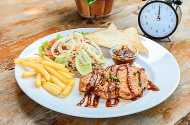 ızgara domuz pirzola