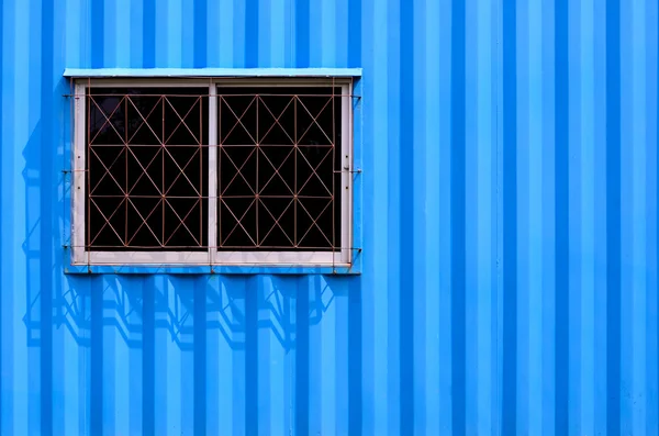 青いコンテナーの事務所の窓 — ストック写真