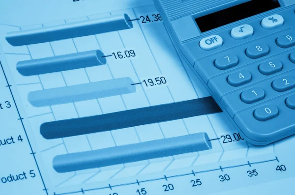 Kalkulator i wykres, analizy biznesowe — Zdjęcie stockowe