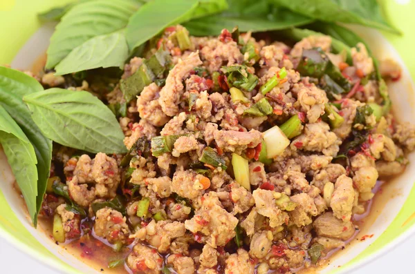 Salată de carne tocată picantă thailandeză — Fotografie, imagine de stoc