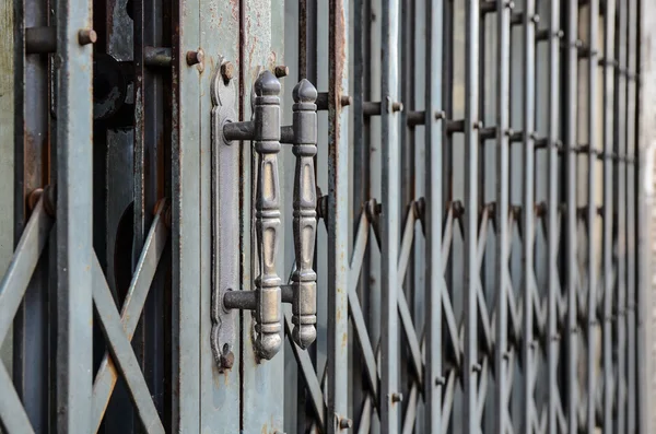 Puerta de acero vieja — Foto de Stock
