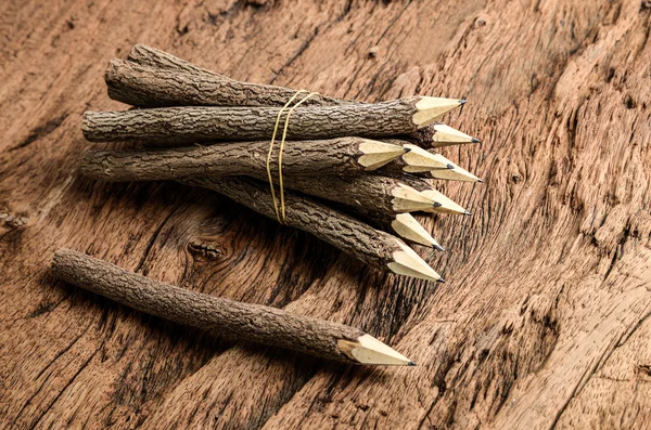 Gruppe von Bleistift auf Holzgrund — Stockfoto