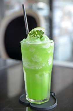 elma yeşil smoothies