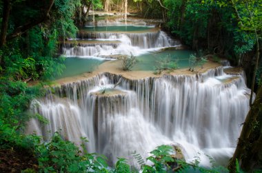derin orman şelale, huay mae khamin, kanchanaburi, Tayland