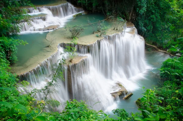 Deep forest Waterfall, Huay Mae Khamin, Kanchanaburi, Thailand — стоковое фото