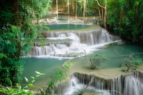 Derin orman şelale, huay mae khamin, kanchanaburi, Tayland — Stok fotoğraf