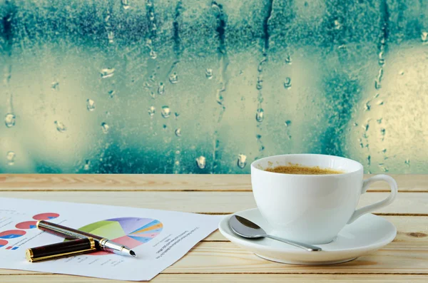 Koffiekopje met water drop achtergrond — Stockfoto