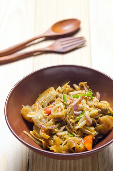 Tay baharatlı domuz salata