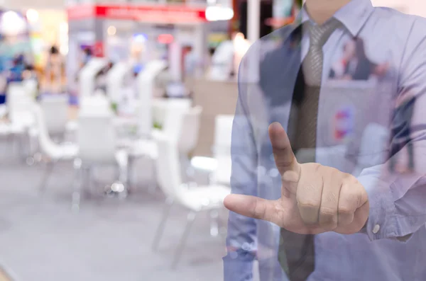 Virtuele aanraakscherm Business man — Stockfoto