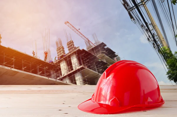 Casco di sicurezza in cantiere — Foto Stock