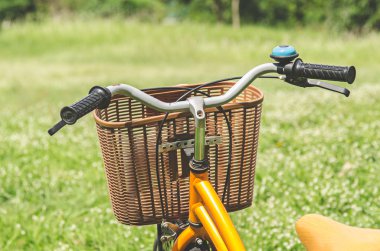 Bisiklet yeşil park