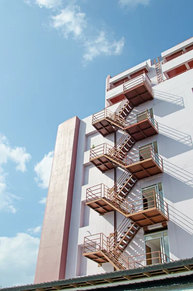 Escalier d'évacuation d'incendie externe — Photo